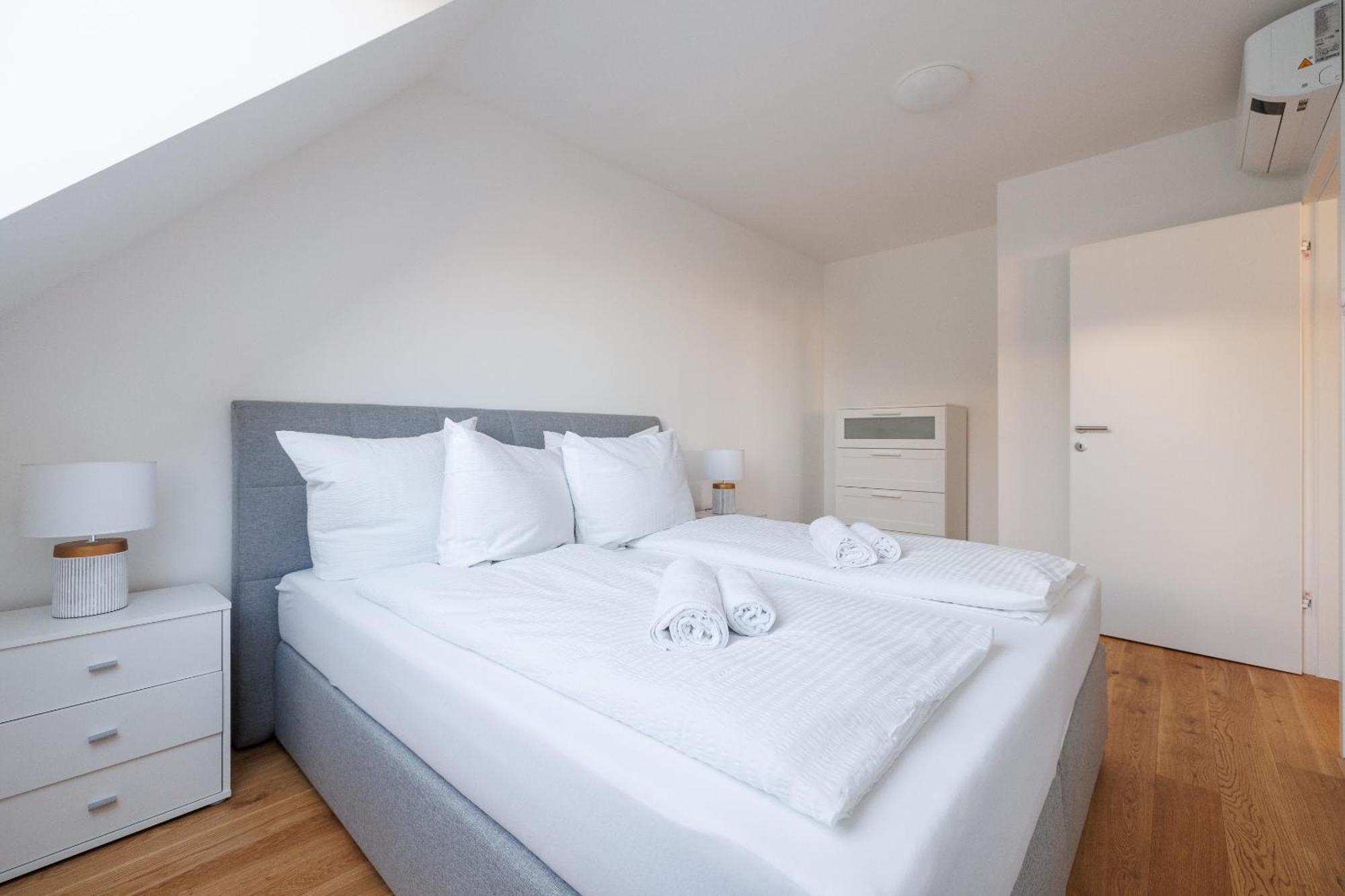 Symphony Apartments 40 - Modern Loft With Terrace And Grill In Central Location Wien Ngoại thất bức ảnh